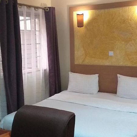 Minimalistic Studio Apartments Nairobi Ngoại thất bức ảnh